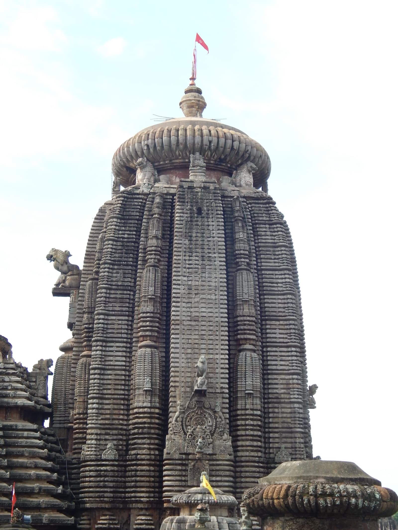 The towering sandstone spire of the Lingaraj Temple in Bhubaneswar